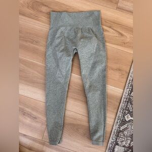 Woman’s green Leggings